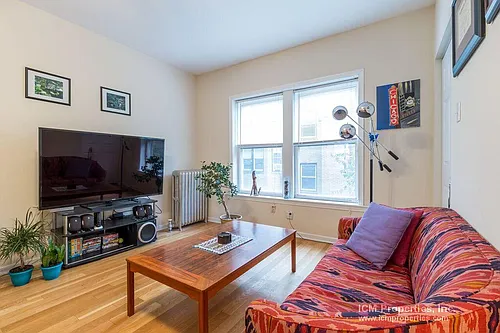 3901 N Pine Grove Ave #3 Photo 1