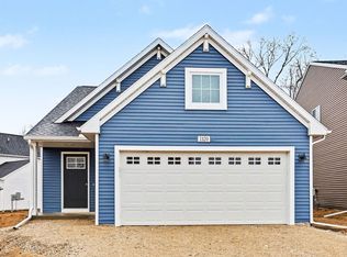 1320 Forest Valley Dr, Greenville, MI