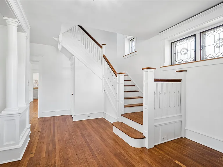 416 E Athens Ave — Photo 11