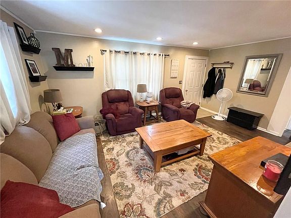 4th image of 115 Mynderse St