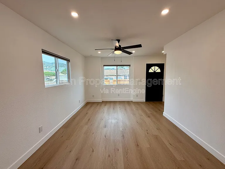 607 Lemon Way #B — Photo 6