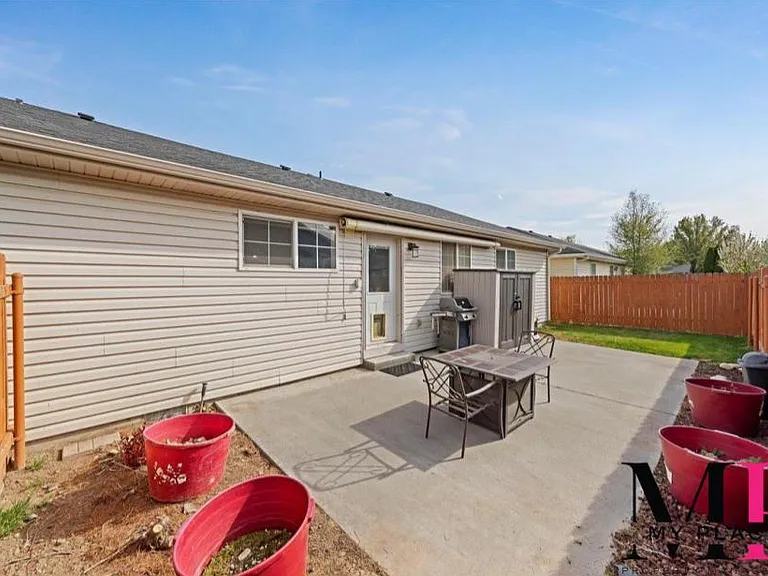 1331 NE Brenda Dr — Photo 19