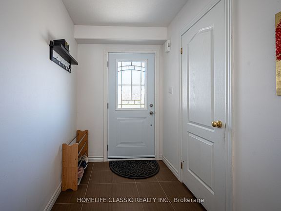 3rd image of 5 Irwin Cres