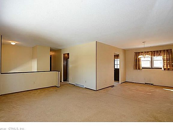 4th image of 37 Pelican Ct