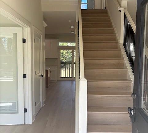 4th image of 141 Taylor Rd