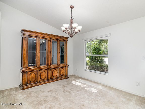 4th image of 3220 Lowry Blvd SE