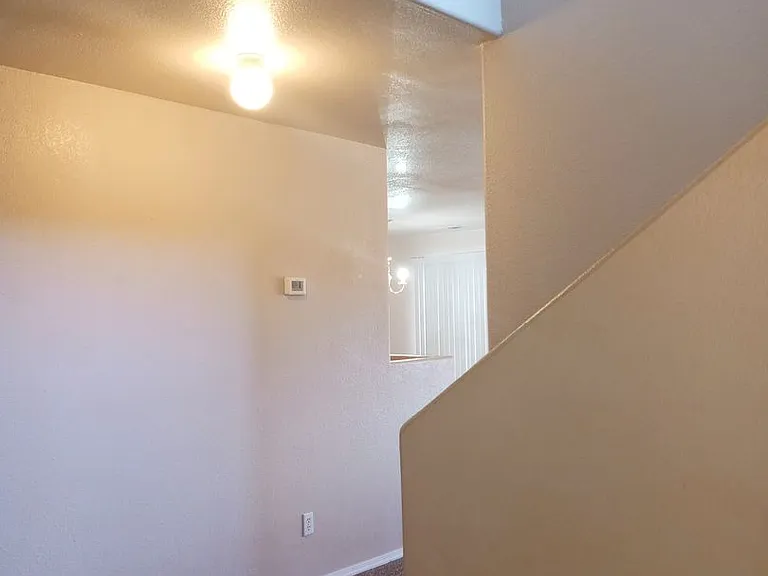 9900 Sunshine Mesa Dr NW — Photo 2