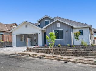 1915 Gardenview Cir, Santa Rosa, CA 95403