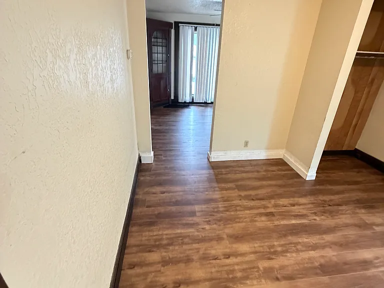 618 Windsor Rd #1 — Photo 8