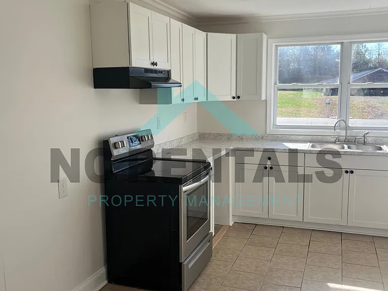 312 Walter Chambers St — Photo 8