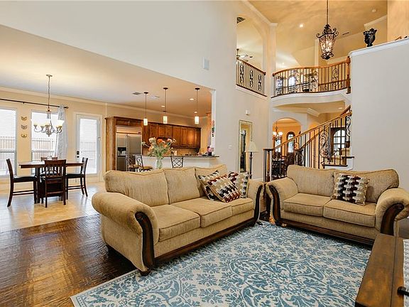 5th image of 1333 Windhaven Dr