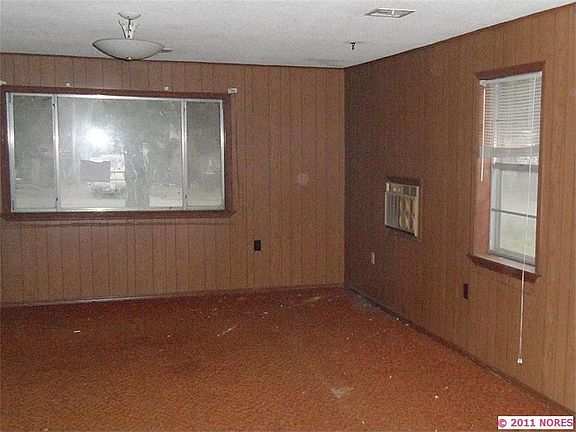 2nd image of 699 N Clark St