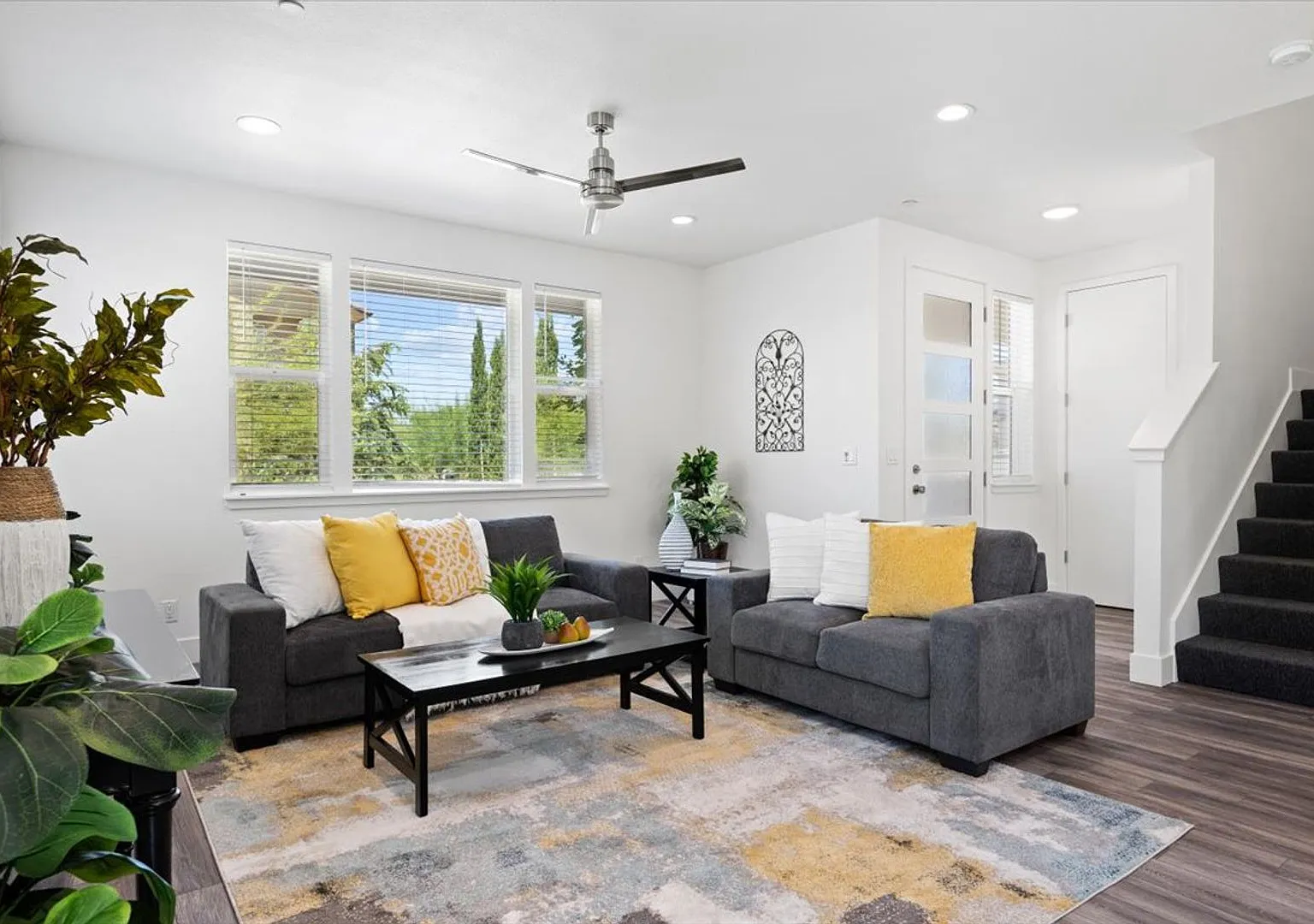 Stunning 3 Bed / 2.5 Bath 2 Story Home Available in Meriam Park! — Photo 2