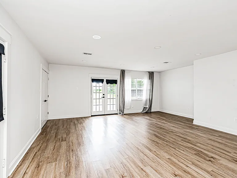 9753 Mollylea Dr — Photo 8