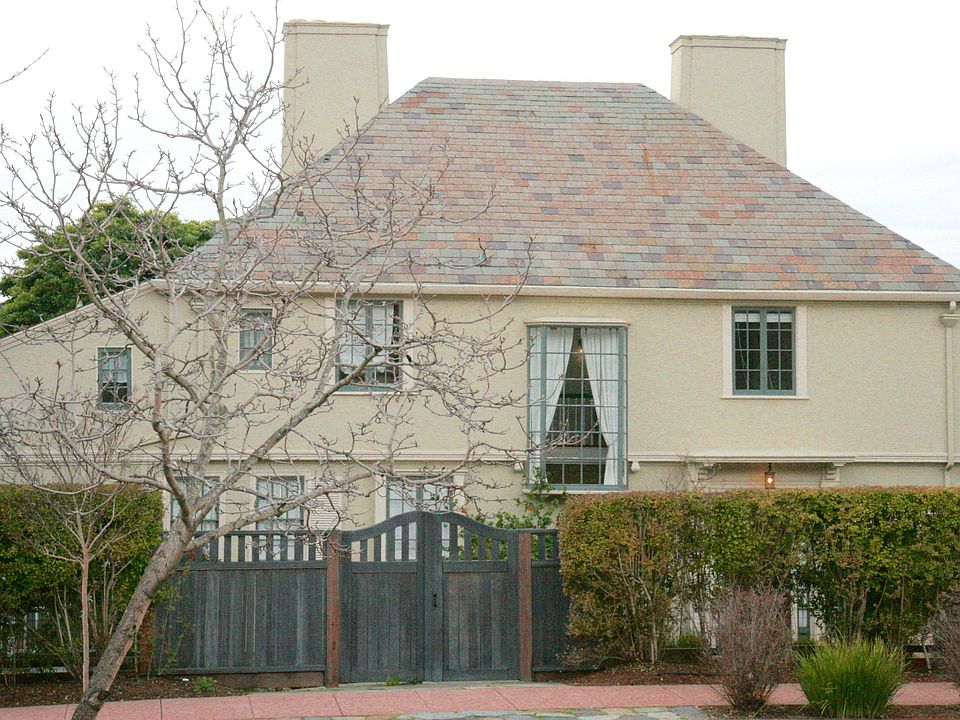 House front facing Arlington Ave