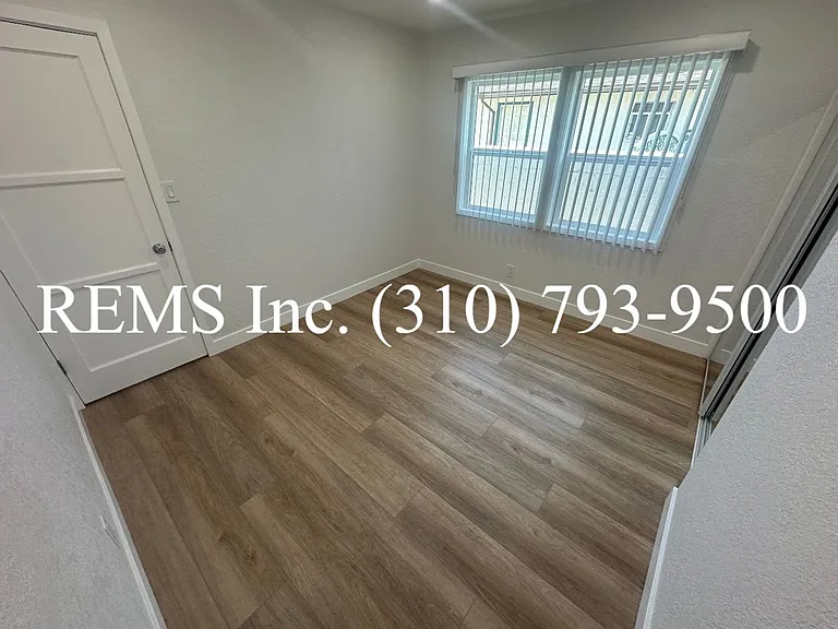 25021 Oak St — Photo 18