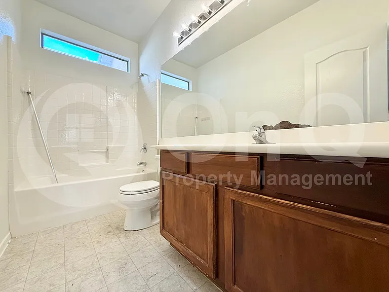 5310 E Hilton Ave — Photo 20