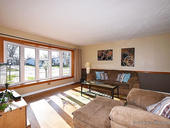 5th image of 7990 Berkshire Dr