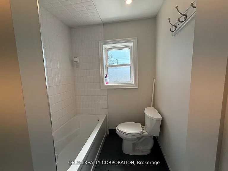 1016 Haig Blvd — Photo 24