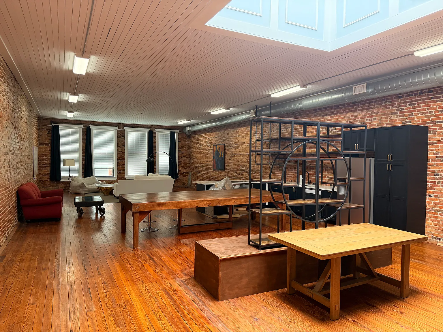2 bed, 2800 sqft, $2,900 — Photo 3