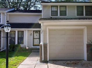 22837 Cranbrooke Dr #379, Novi, MI 48375