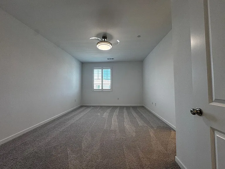 33221 Opal Glass Dr — Photo 26