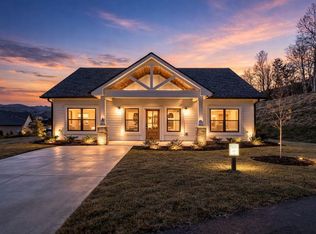 83 McTyeire Dr, Young Harris, GA 30582