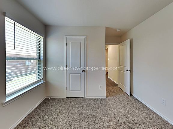 5th image of 3401 Sweetwater Way
