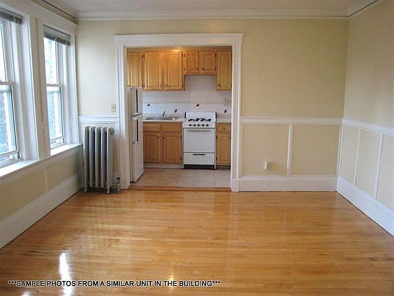 4th image of 5 Craigie Cir APT 26