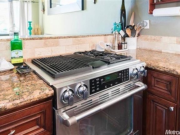 3rd image of 633 Hanisch Dr