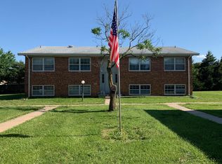 421 Harvest Rd APT C, Hesston, KS 67062