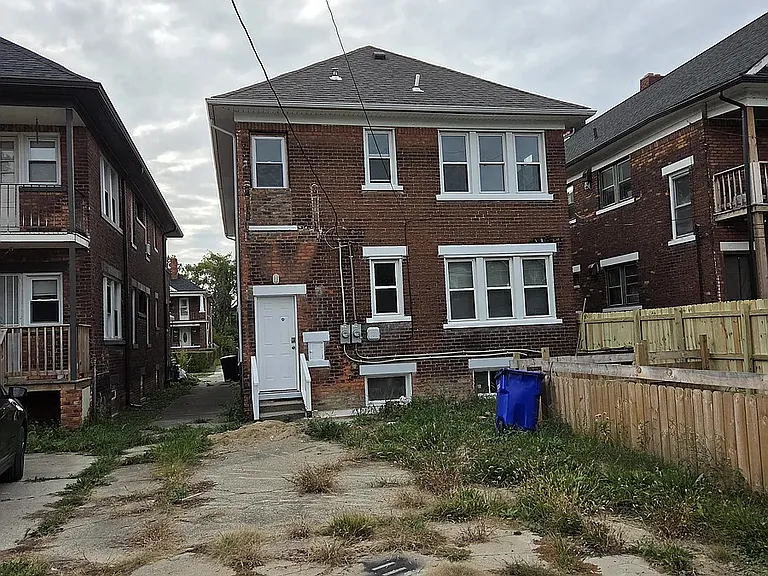 2030 Hazelwood St #1 — Photo 17