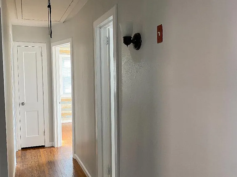 1537 Kingston Ave — Photo 17