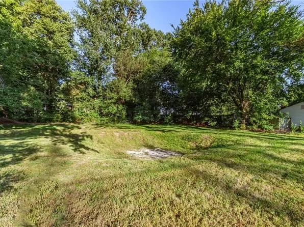 8329 Glenwood St, Overland Park, KS 66212