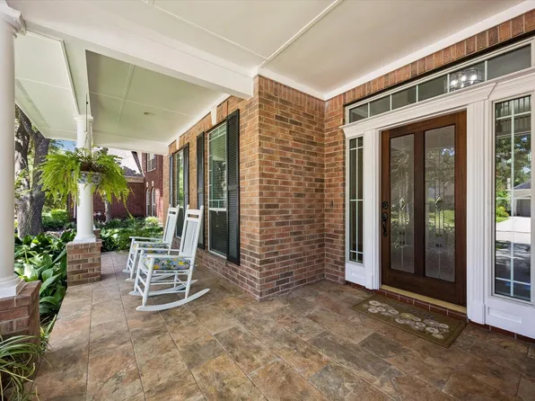7535 Guinevere Dr, Sugar Land, TX 77479