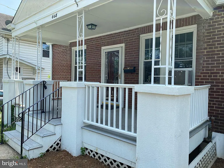 608 N Fillmore St — Photo 3