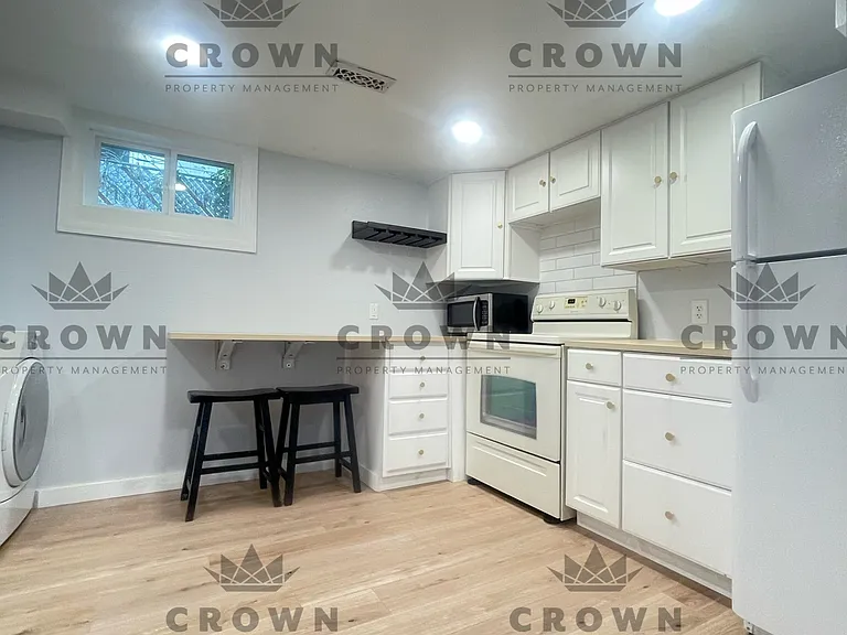 210 E Pershing Blvd #B — Photo 6
