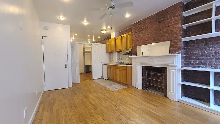 Rented by Matthew Gros-Werter, LREB  | media 6