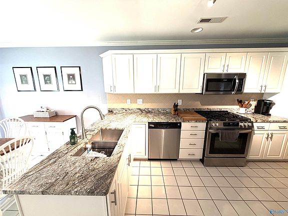 3rd image of 3010 Concord Ln SW