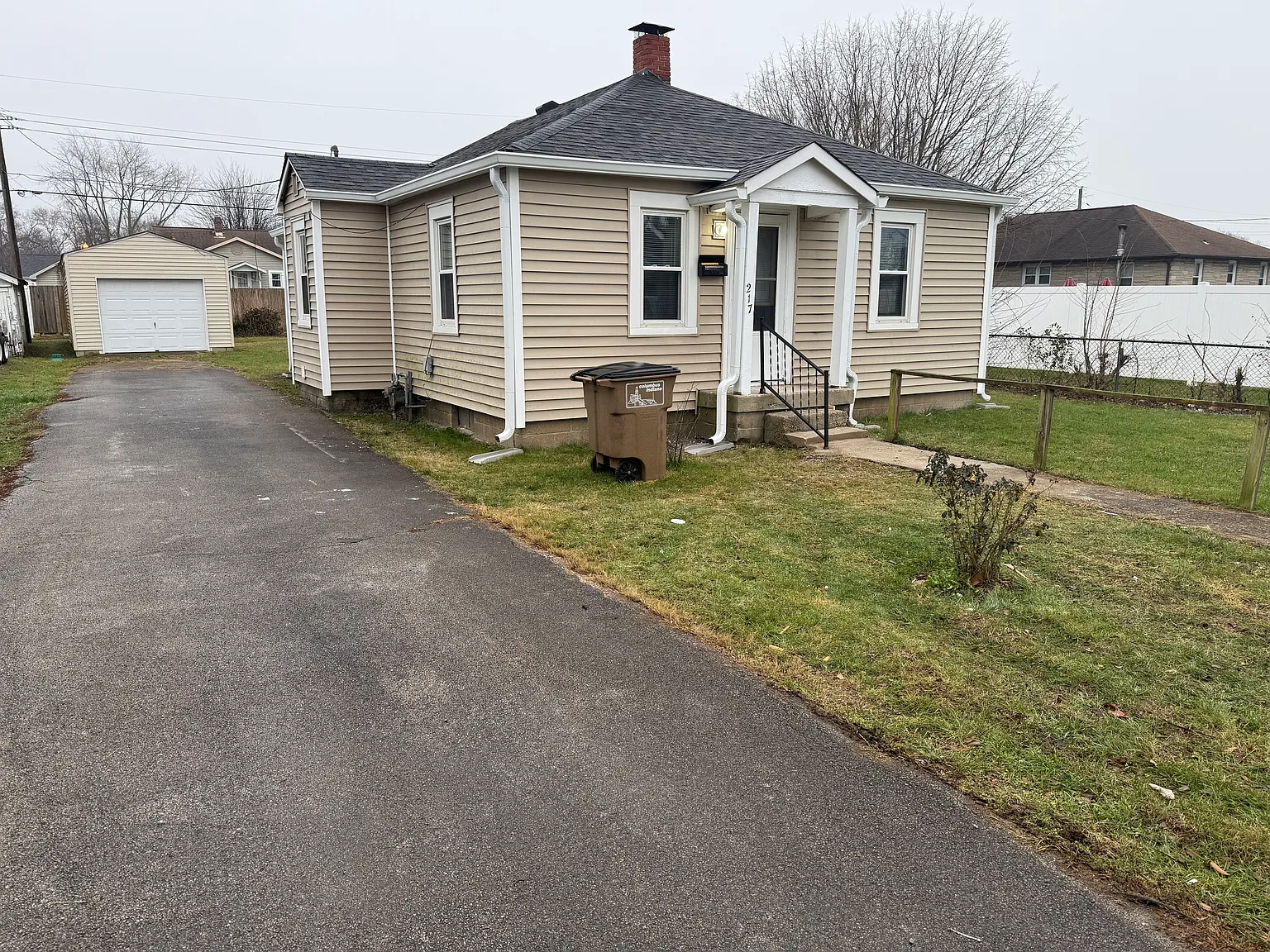 2 bed, 936 sqft, $1,300 — Photo 2