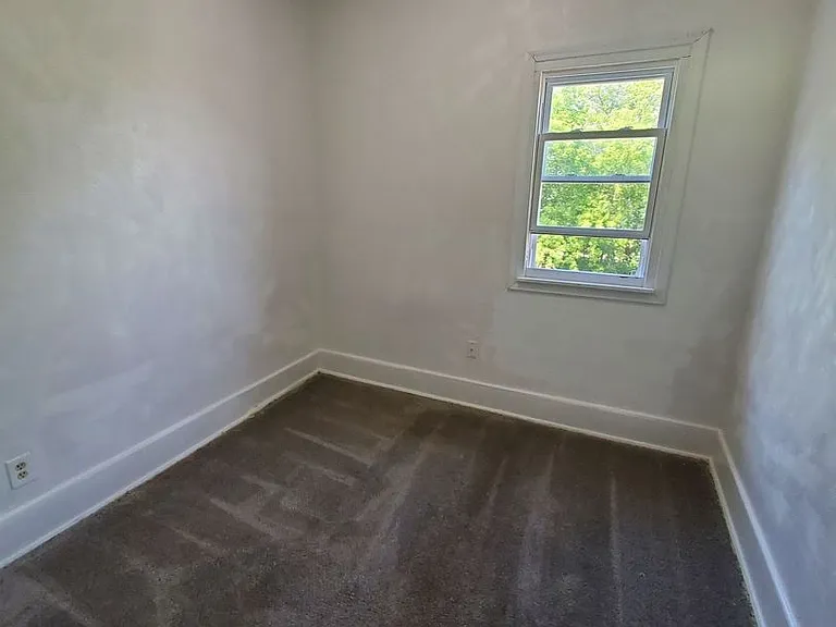 519-521 W Keefe Ave. (Duplex) — Photo 6