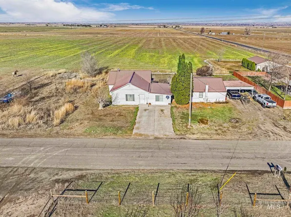 2496 E 4000 N #B, Filer, ID 83328