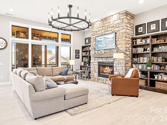 5th image of 480 Daniel Circle Dr