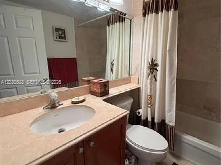 101 Sidonia Ave #402 — Photo 8