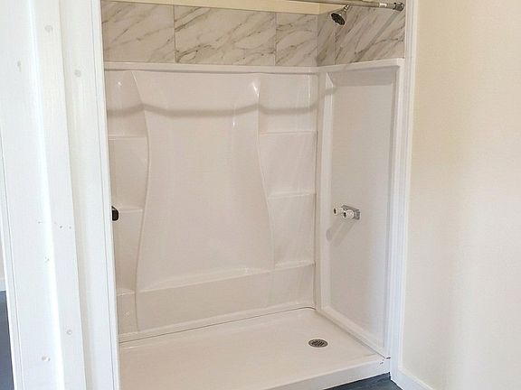 5th image of 103 Englewood Dr #2