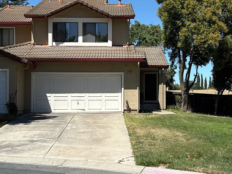 10 Peppermill Ct — Photo 2