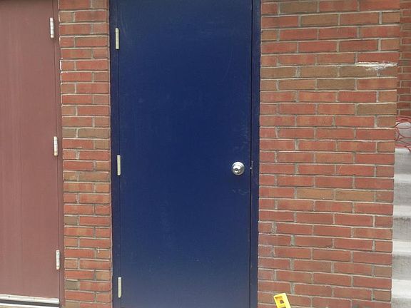 Outdoor storage unit