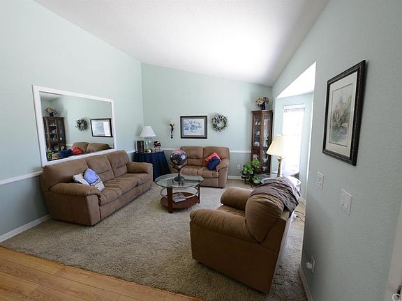 3rd image of 14748 Maywood Dr