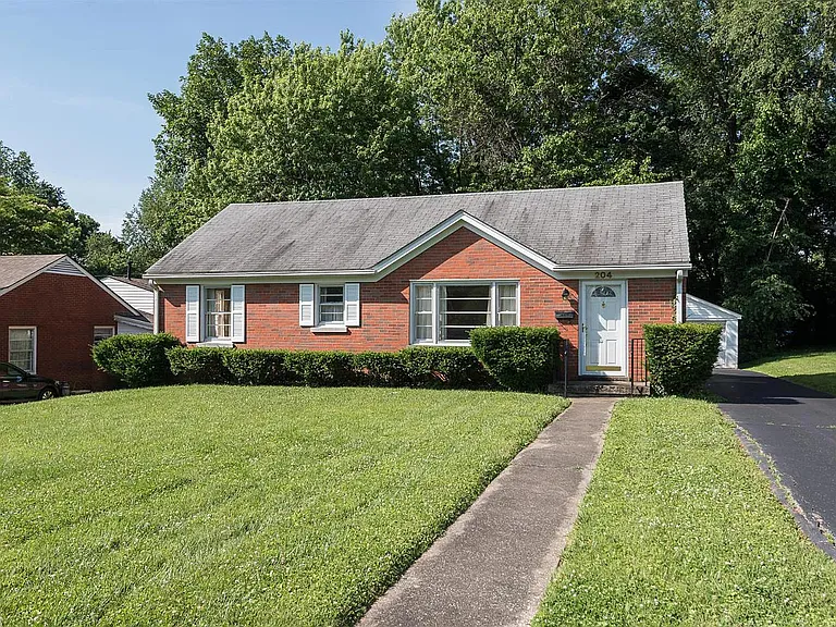 204 Zandale Dr — Photo 2