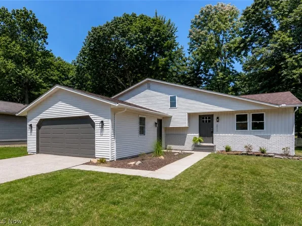 3931 Canterbury Dr, Brunswick, OH 44212